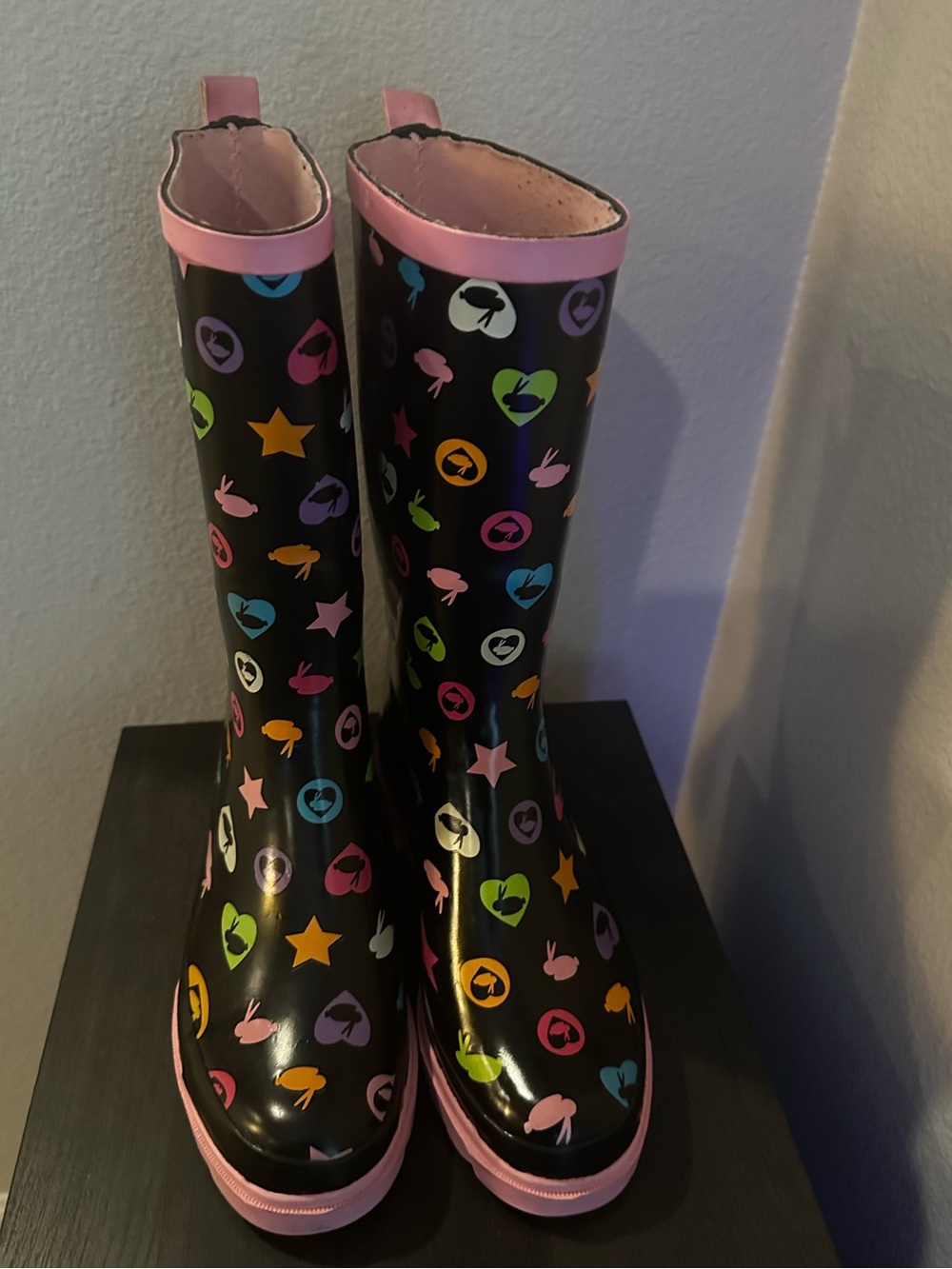 Rainboots by Jenni. Hearts and Bunny All Over Print. Size 6.